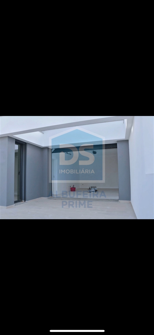 Detached house T4