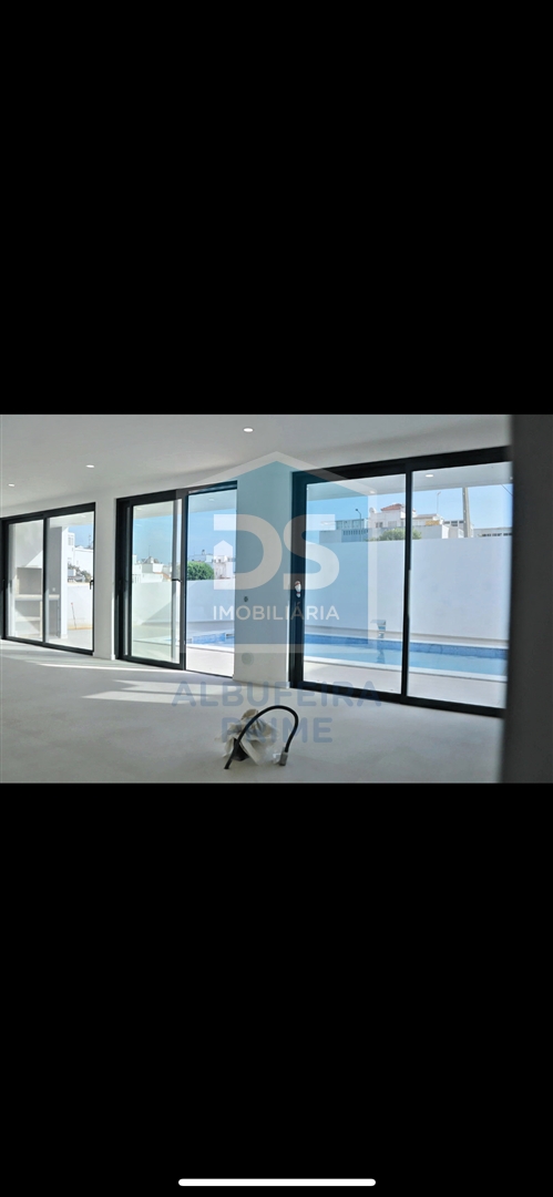 Detached house T4